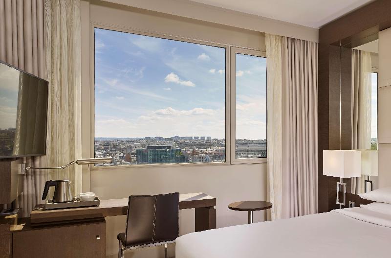 Номер Стандарт, Hyatt Regency Paris Etoile