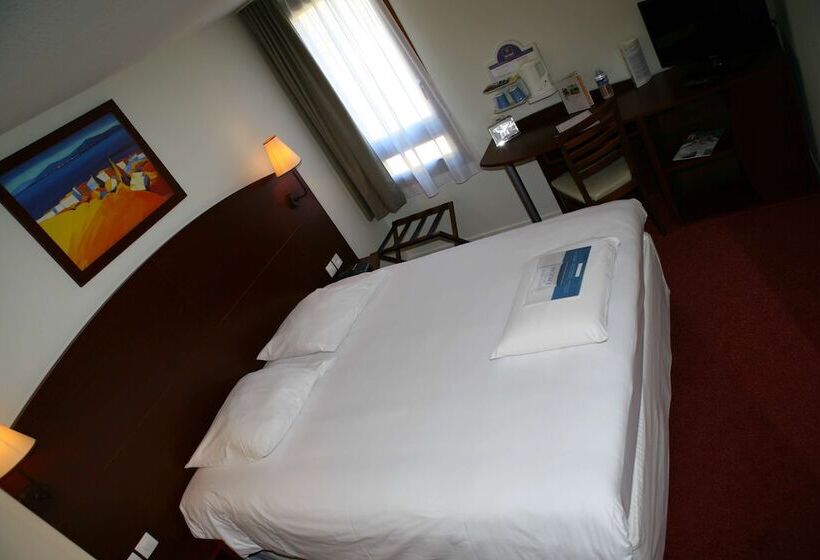 ダブルベッドスタンダードルーム, Kyriad Chateauroux