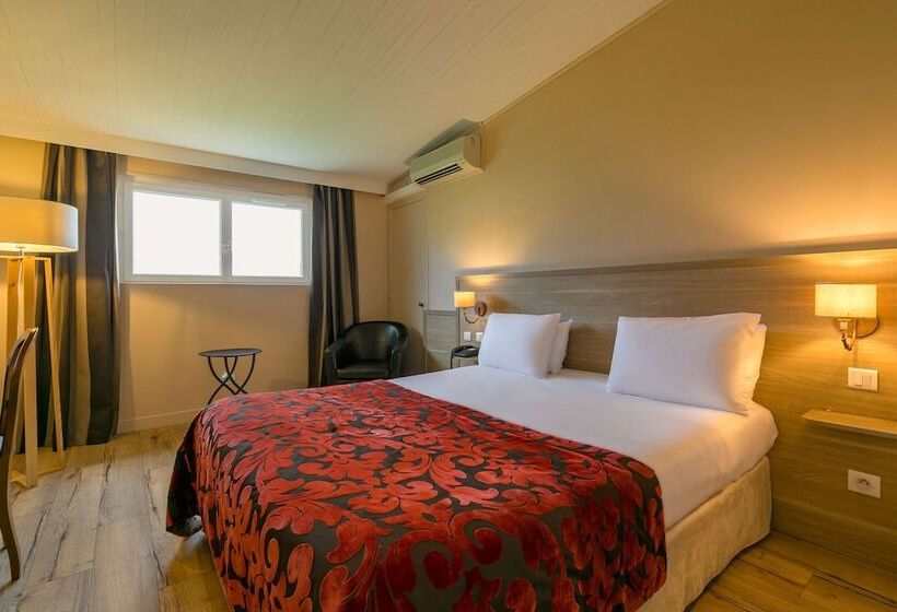 Номер Стандарт, Kyriad Prestige Beaune Le Panorama