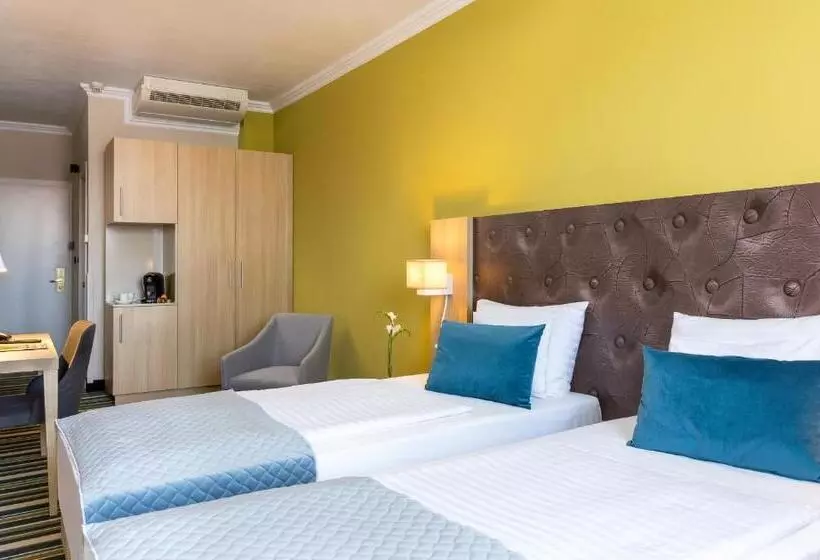 コンフォートルーム, Leonardo Hotel Budapest