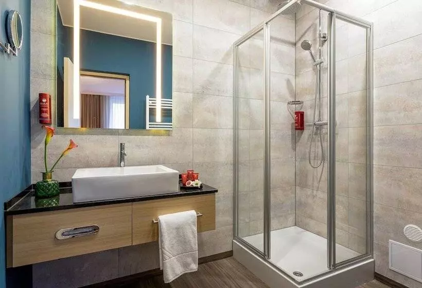 コンフォートルーム, Leonardo Hotel Budapest