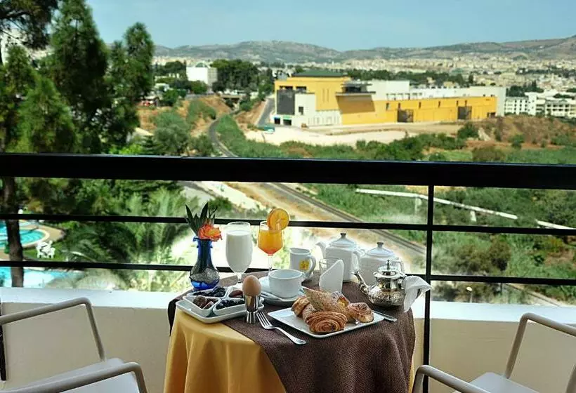 اتاق لوکس خانوادگی, Menzeh Zalagh City Center