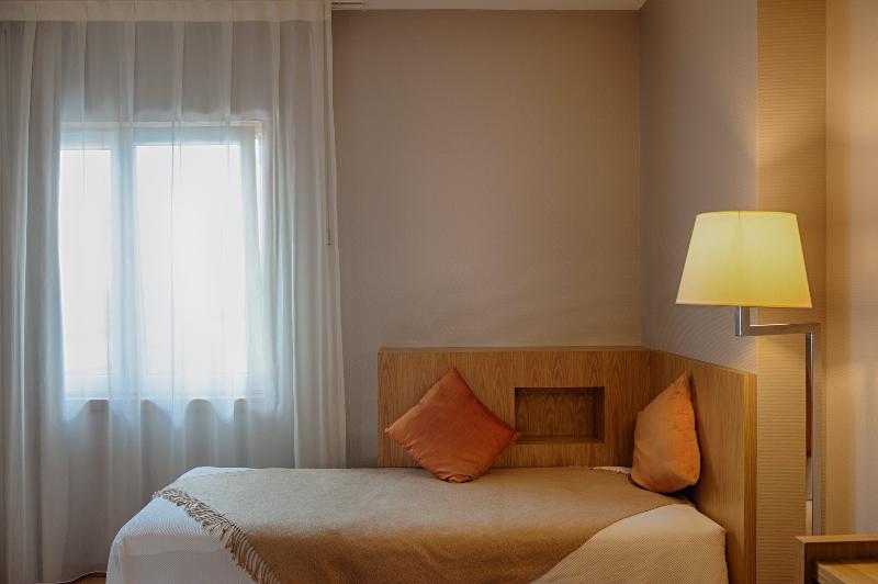 اتاق استاندارد سه نفره, Oslo