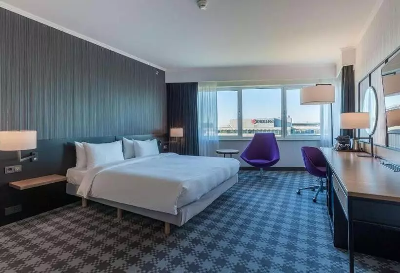 Juniorsviitti, Radisson Blu Hotel Amsterdam Airport, Schiphol