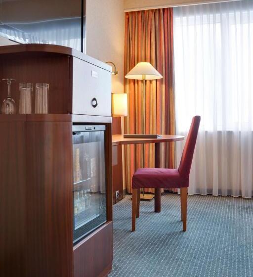 חדר אקונומי, Radisson Blu Hotel Amsterdam Airport, Schiphol