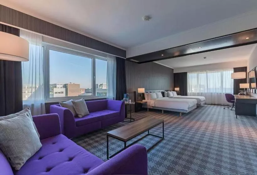 Sviitti, Radisson Blu Hotel Amsterdam Airport, Schiphol