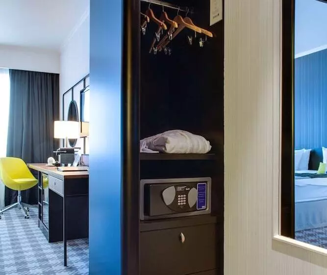 Juniorsviitti, Radisson Blu Hotel Amsterdam Airport, Schiphol