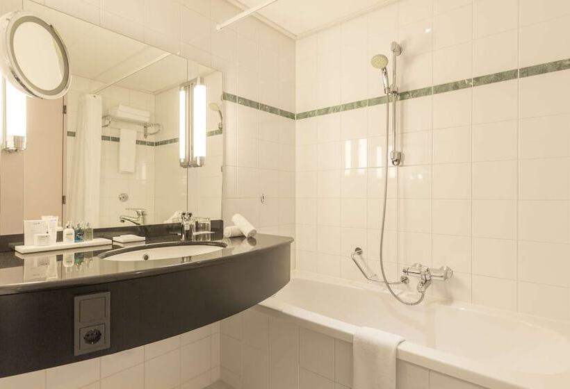 Полулюкс, Radisson Blu Hotel Amsterdam Airport, Schiphol