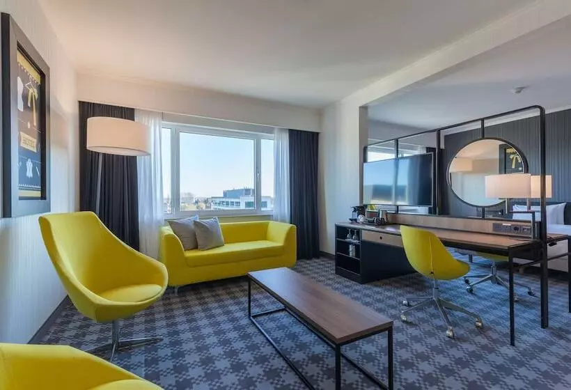 Sviitti, Radisson Blu Hotel Amsterdam Airport, Schiphol