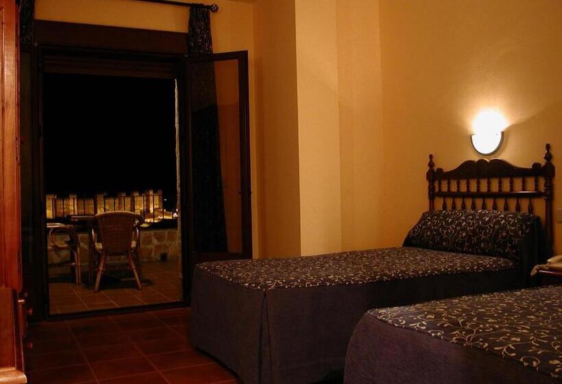 חדר סטנדרט לשלושה, Restaurante Baños