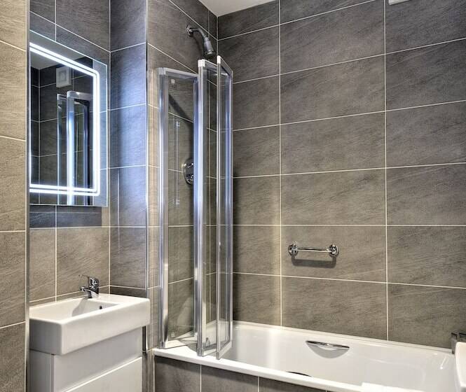 חדר סטנדרט לשלושה, Sandymount