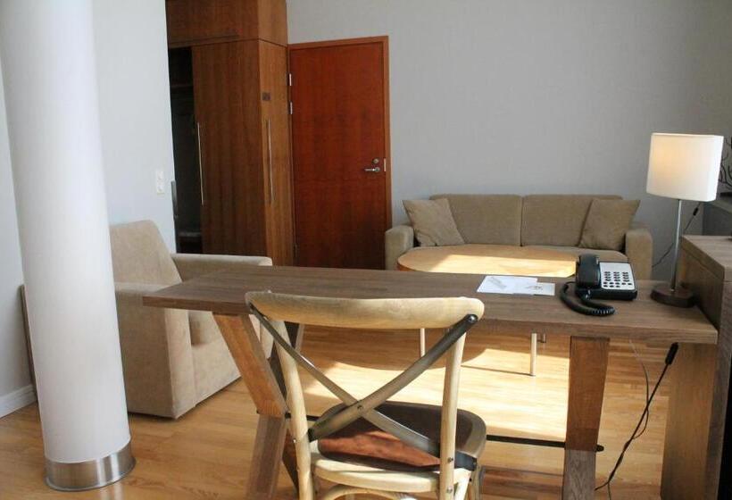 جناح جونيور, Santa S Hotel Santa Claus