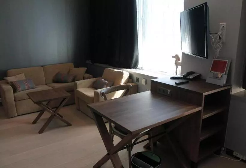 سوییت جونیور, Santa S Hotel Santa Claus