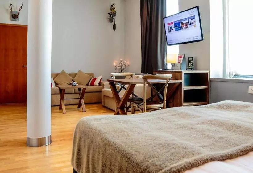 سوییت جونیور, Santa S Hotel Santa Claus