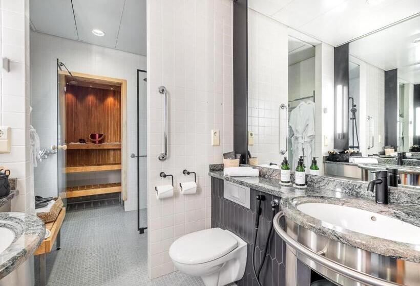 جناح جونيور, Santa S Hotel Santa Claus