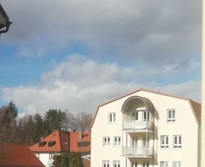 اتاق کلاسیک یک تخته, Schlosskrone