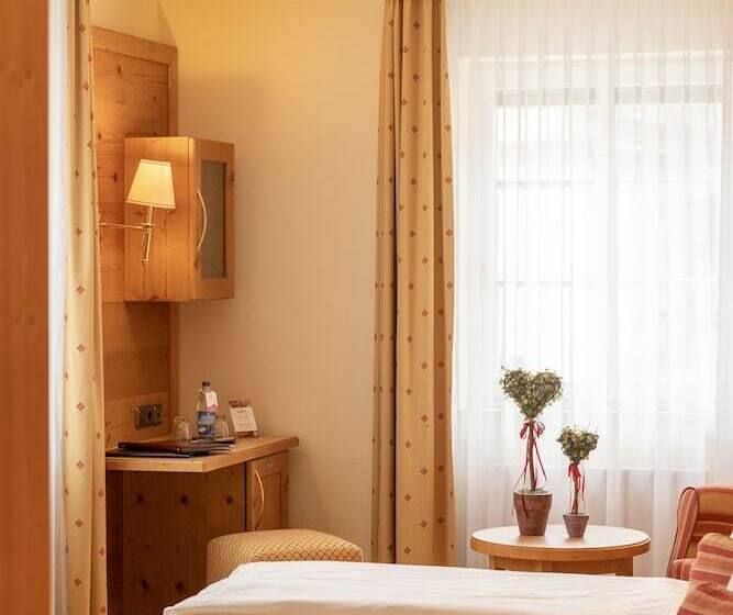 اتاق راحتی, Schlosskrone