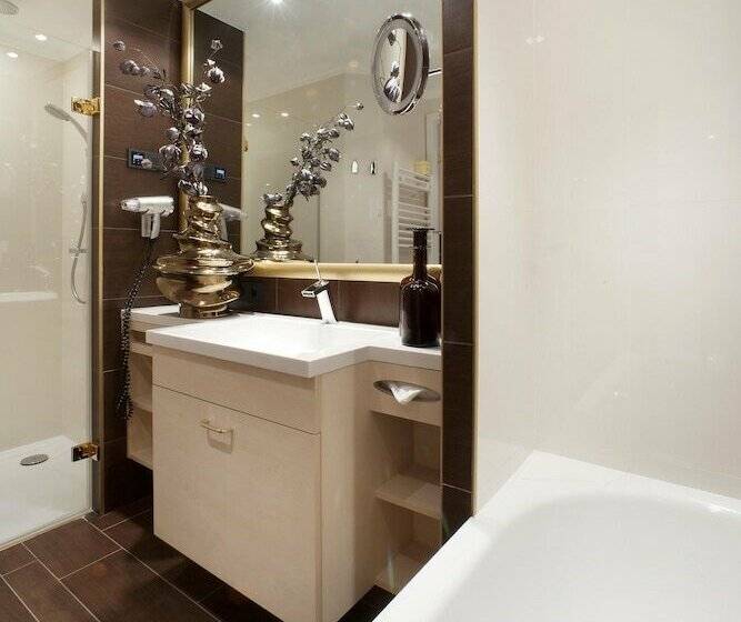 اتاق راحتی, Schlosskrone