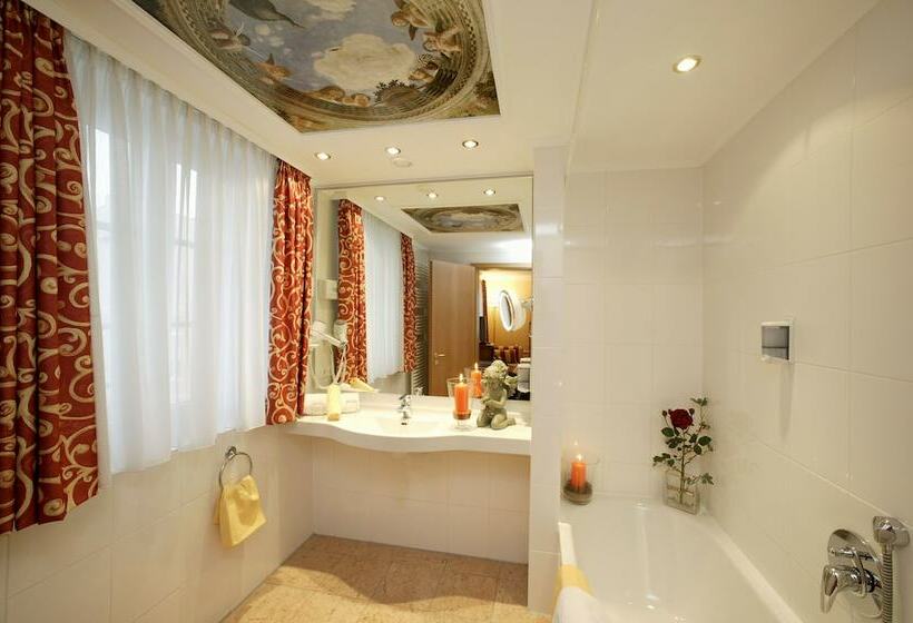 اتاق راحتی, Schlosskrone