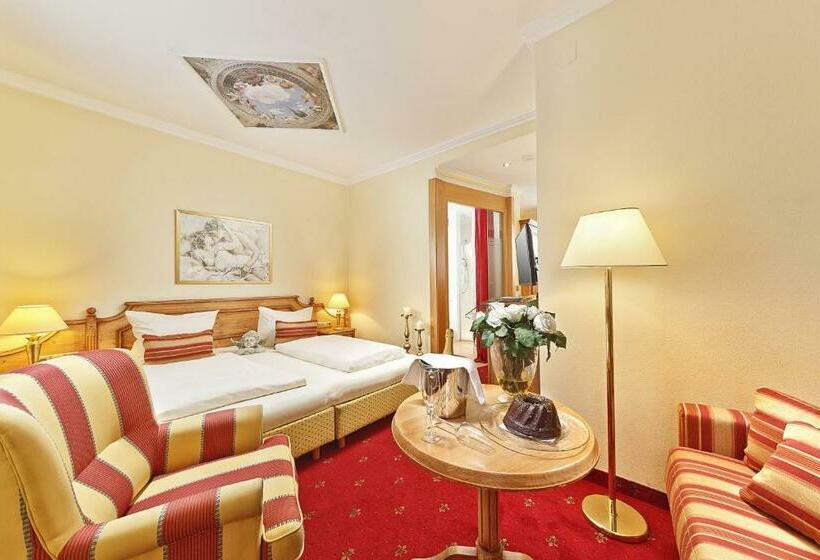 اتاق خانوادگی, Schlosskrone