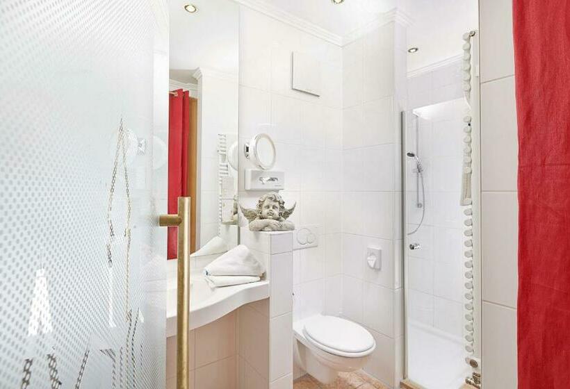 اتاق خانوادگی, Schlosskrone