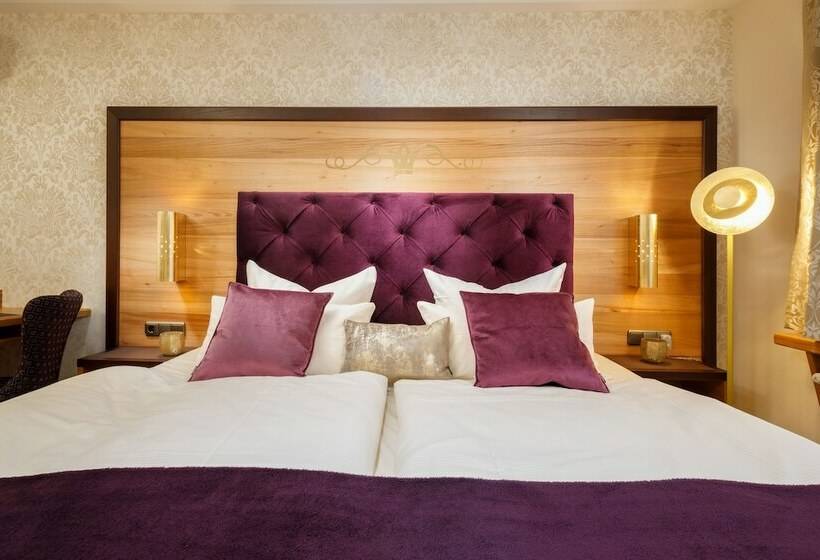 اتاق کلاسیک, Schlosskrone