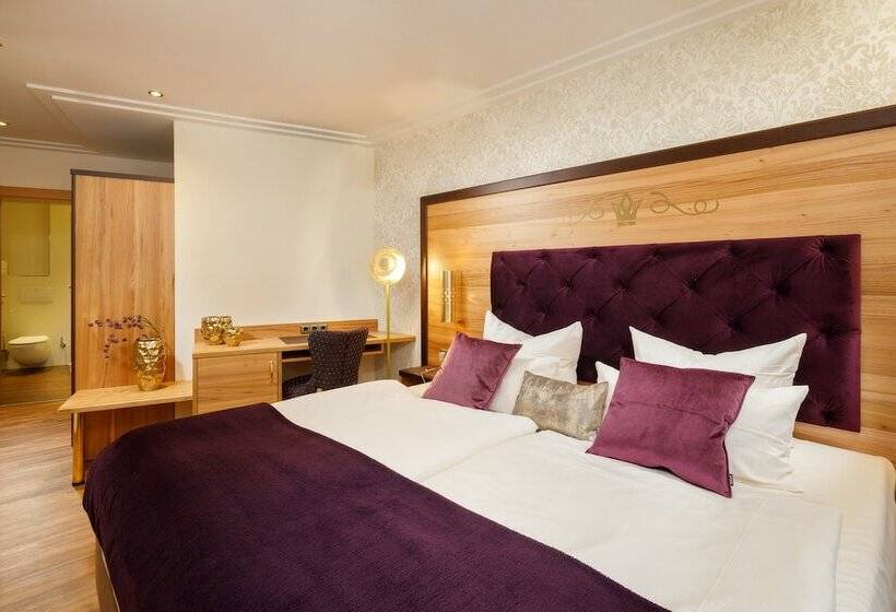 اتاق کلاسیک, Schlosskrone