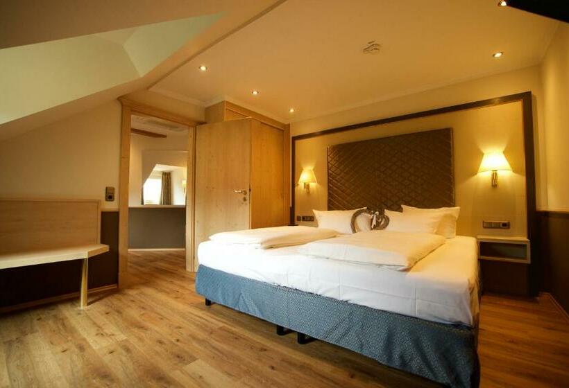 سوییت, Schlosskrone