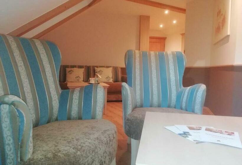 سوییت, Schlosskrone