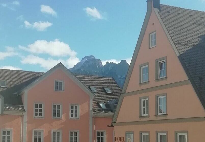 اتاق لوکس, Schlosskrone