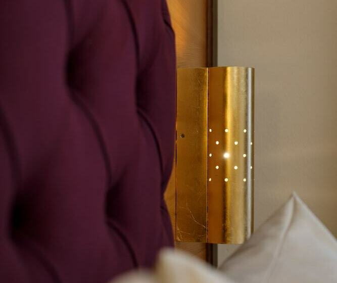 اتاق لوکس, Schlosskrone