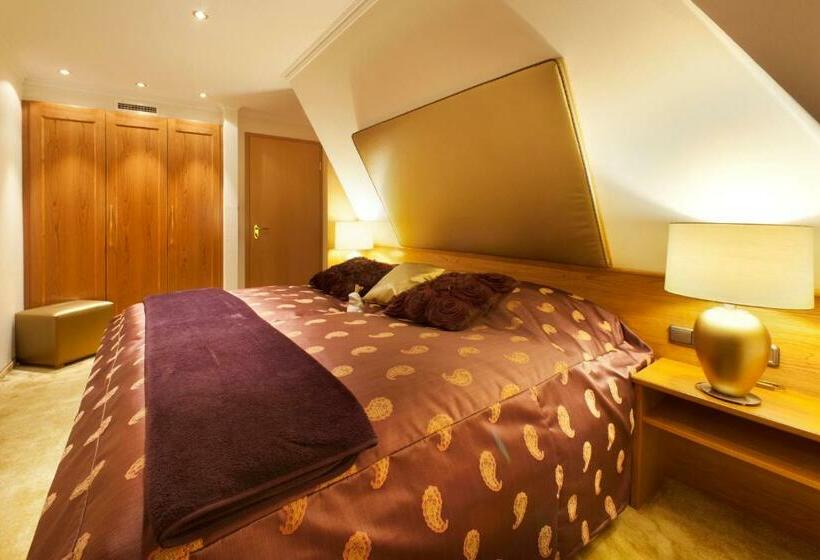 سوئیت رویال, Schlosskrone