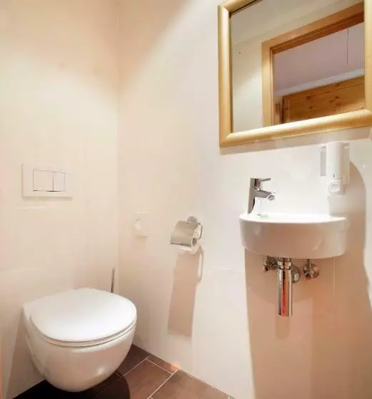 سوئیت رویال, Schlosskrone
