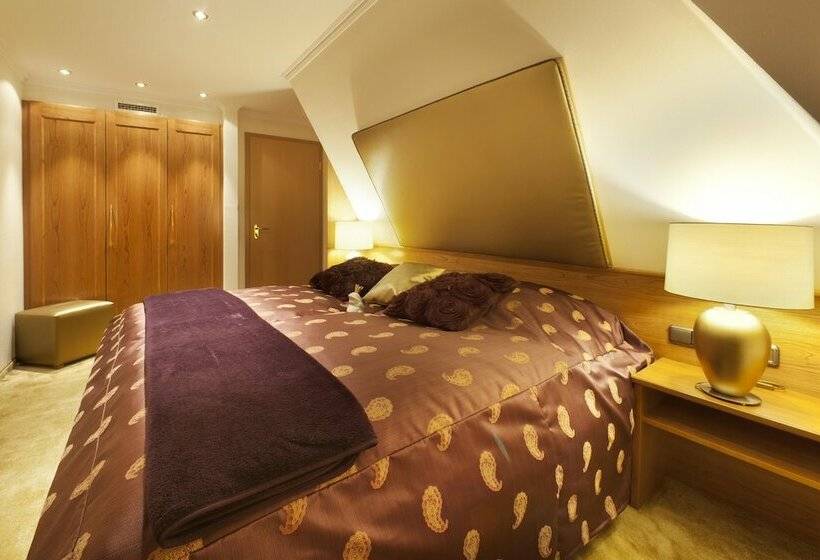 سوئیت رویال, Schlosskrone