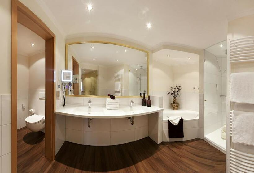 سوئیت رویال, Schlosskrone