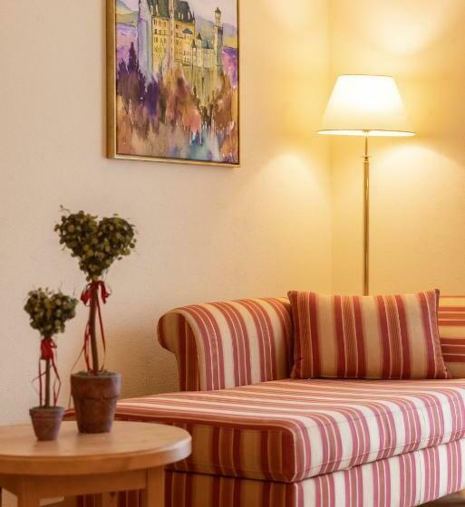 اتاق سوپریور سه تخته, Schlosskrone