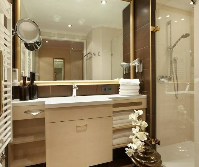 اتاق لوکس چهار تخته, Schlosskrone