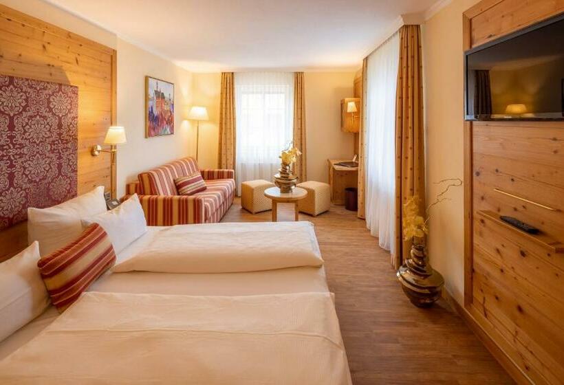 اتاق لوکس خانوادگی, Schlosskrone