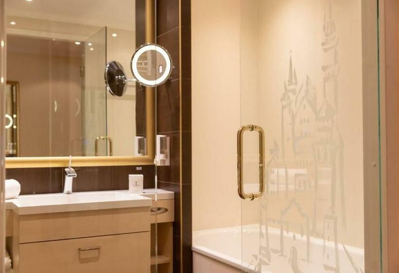 اتاق لوکس خانوادگی, Schlosskrone