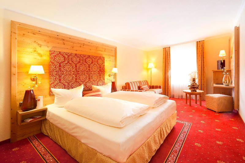 اتاق سوپریور سه تخته, Schlosskrone