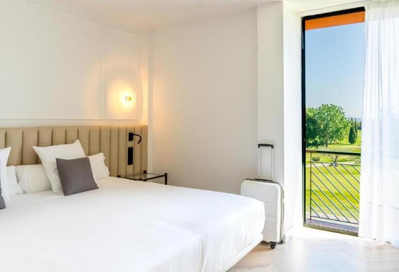 اتاق استاندارد, Torremirona Golf & Spa
