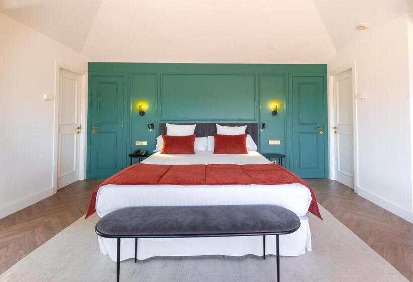 سوییت جونیور, Torremirona Golf & Spa