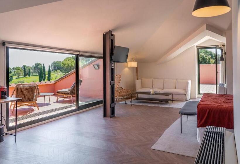 سوییت جونیور, Torremirona Golf & Spa