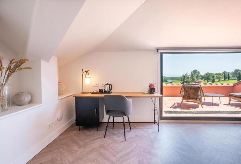 سوییت جونیور, Torremirona Golf & Spa