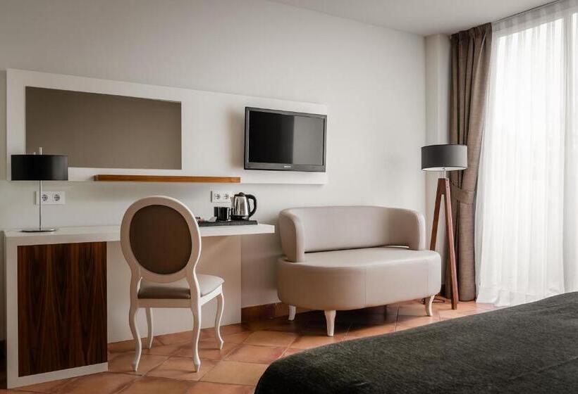 Superior Room with Terrace, Torremirona Golf & Spa