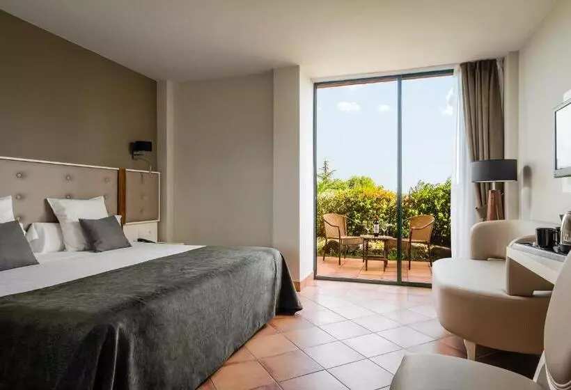 テラス付スーペリアルーム, Torremirona Golf & Spa