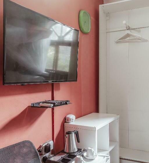 غرفة ديلوكس, Kelele Square