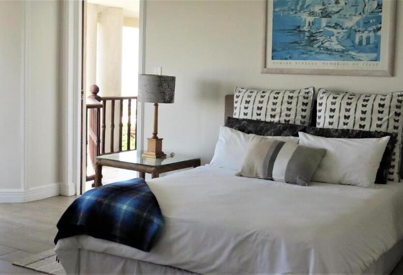 اتاق لوکس با چشم‌انداز دریا, The View