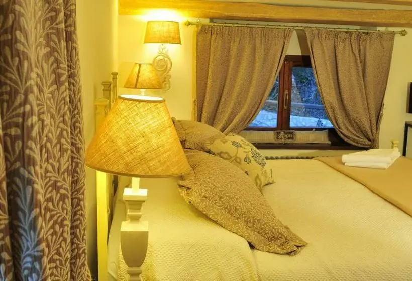 اتاق استاندارد چهار تخته, Eremo Delle Fate