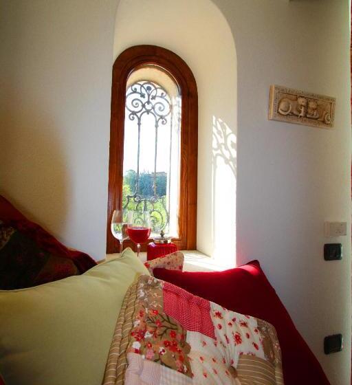 آپارتمان 1 خوابه با چشم‌انداز استخر, Eremo Delle Fate